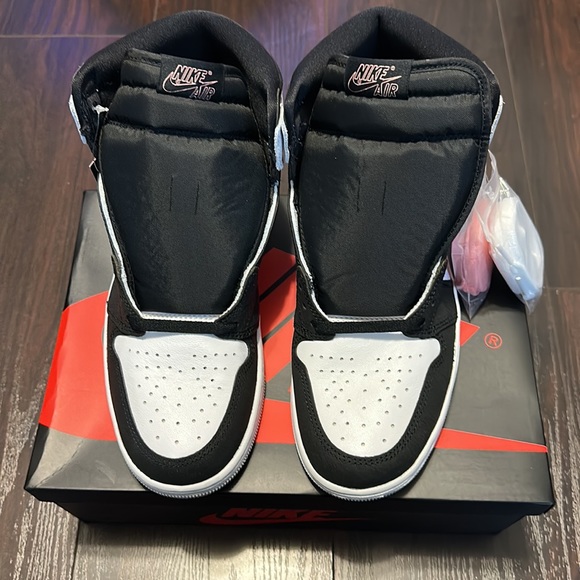 ‼️SOLD‼️ Air Jordan 1 Retro High OG “Bleached Coral/Stage Haze” - Picture 2 of 9